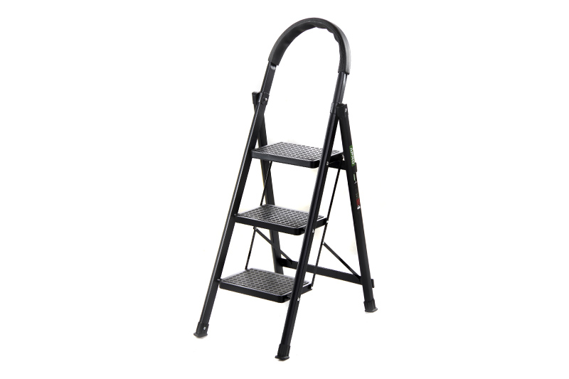 Стремянка стальная 3 ступеньки APRO