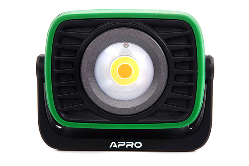 Прожектор светодиодный аккумуляторный 15Вт 1500Лм (2х21700 Li-ion 8000 мАч) APRO