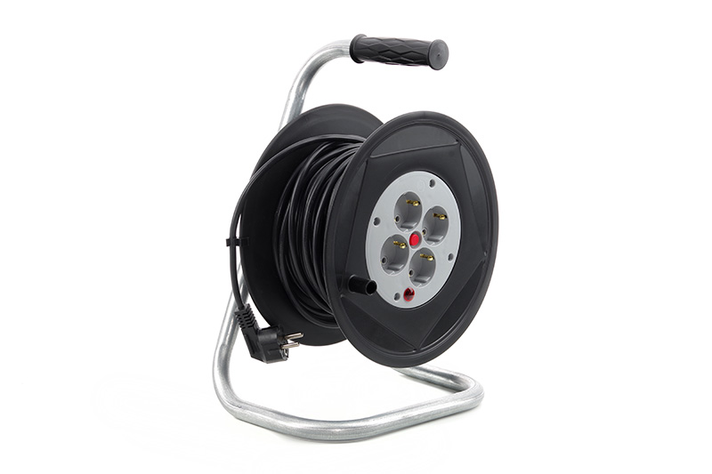 Удлинитель на катушке с заземлением и предохранителем 3х1,0 кв.мм 25м APRO