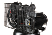 Компресор двоциліндровий пасовий вертикальний OFBD-100V 8Бар 2.2кВт 402л/хв 100л (2 крана) + Олива 0,5л APRO Компрессор двухцилиндровый ременный вертикальный OFBD-100V 8Бар 2.2кВт 402л/мин 100л (2 крана) + Масло 0,5л APRO