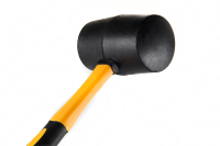 Киянка гумова чорна з фібергласовою рукояткою 340гр СИЛА Киянка резиновая черная с фибергласовой рукояткой 340гр СИЛА